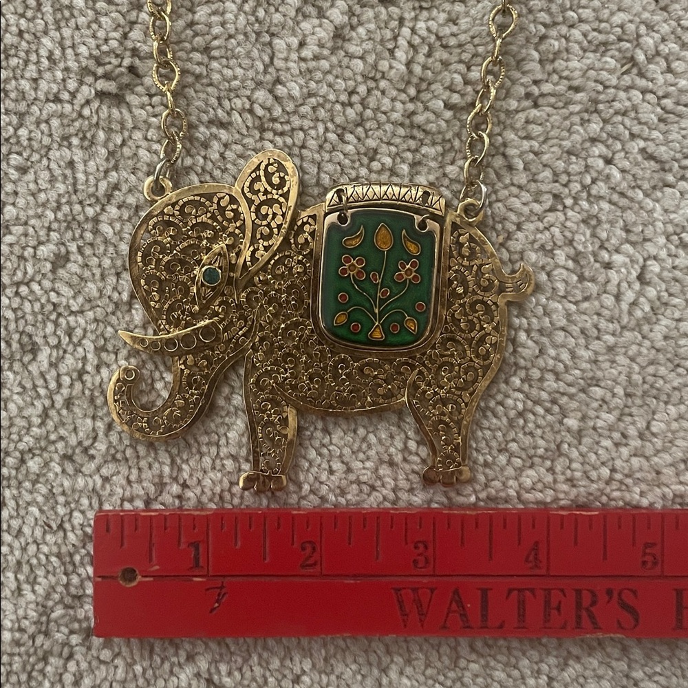 VTG Filigree Gold Tone Necklace Large Elephant - Picture 8 of 8